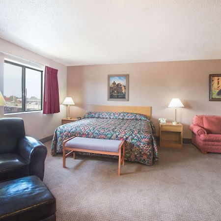 Super 8 By Wyndham Abilene Ks Hotel Exterior foto
